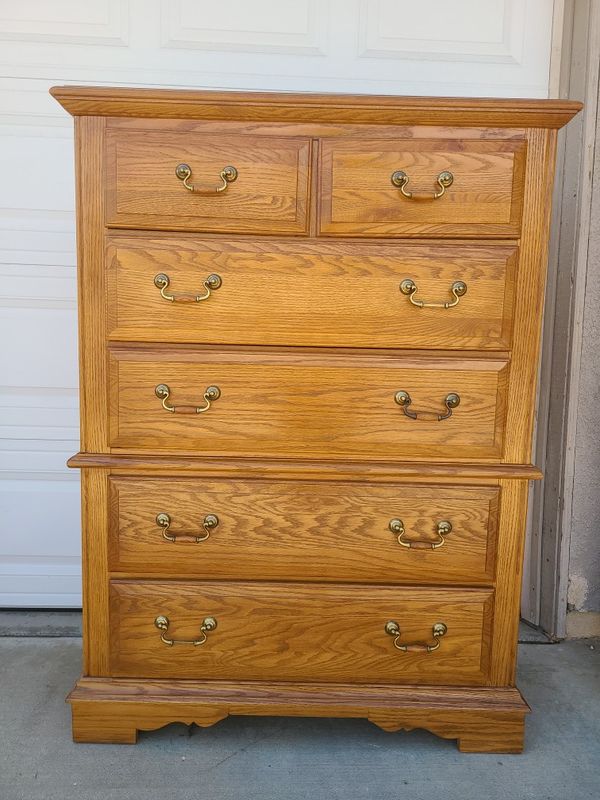 Oak dresser BROYHILL for Sale in Wildomar, CA OfferUp