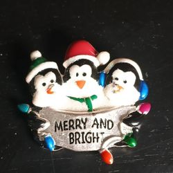 Vtg Christmas Penguins Brooch Pin Snowy Merry And Bright String of Lights 