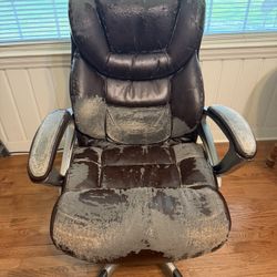 FREE - Serta Rolling Office Chair !! 