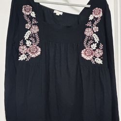 Black Xl Tunic Top  With Embroidered Front 