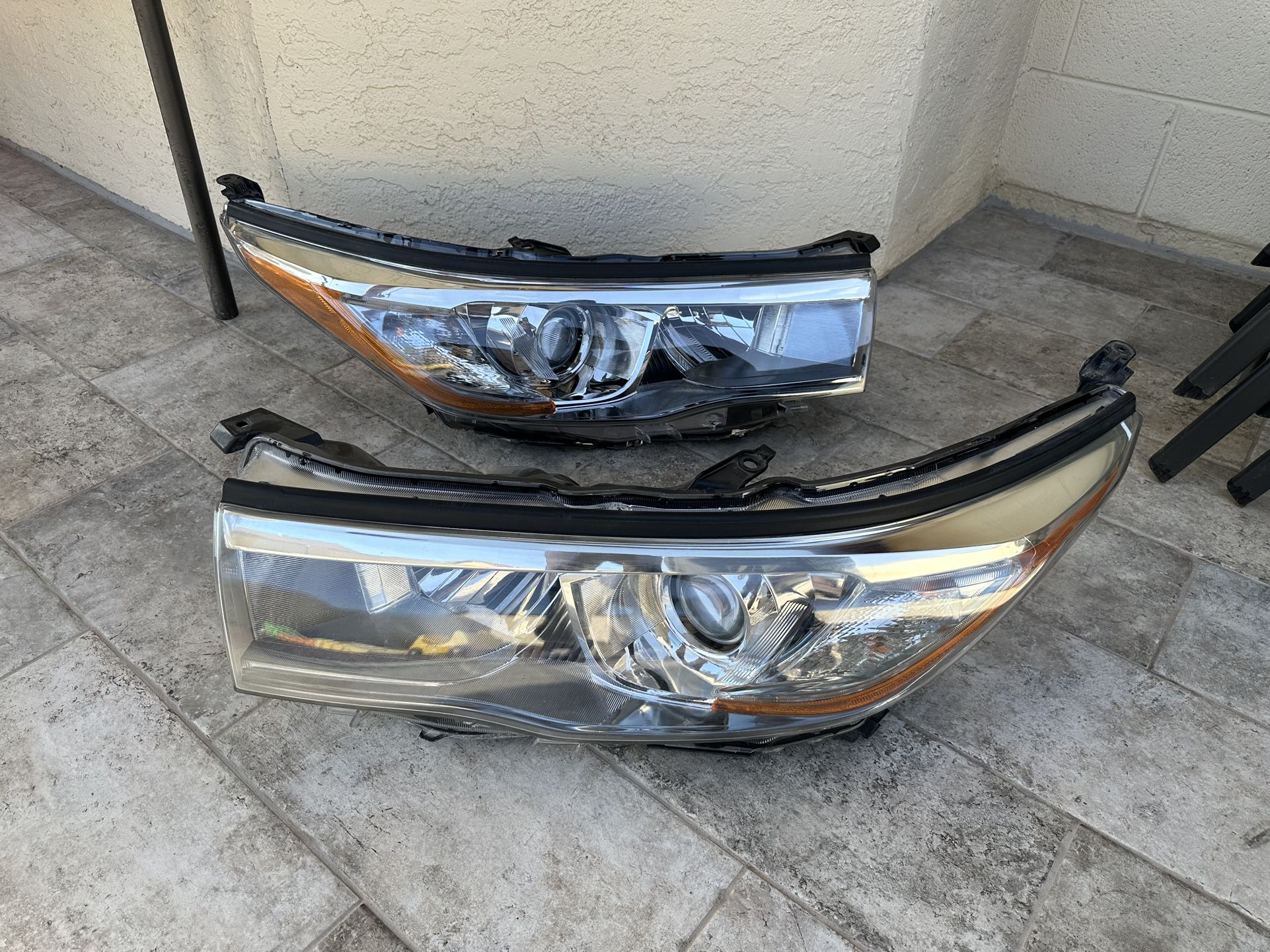 Toyota Highlander Headlight 2014, 2015, 2016, OEM Toyota Highlander Headlamp, OEM ORIGINAL TOYOTA PART, $120 Each Side