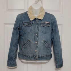 Roxy Girl Jean Sherpa Lined Denim Jacket 

Size Medium.
