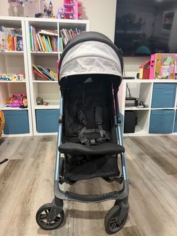 UPPAbaby G-Gluxe Baby Stroller with Canopy and Harness