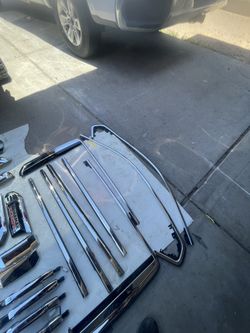 GMC Sierra - Silverado Chrome Molding