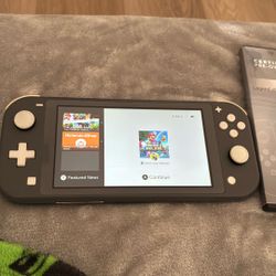 Nintendo Switch Lite 