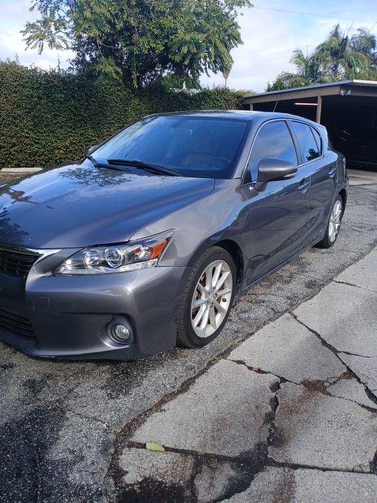 2013 Lexus CT 200h