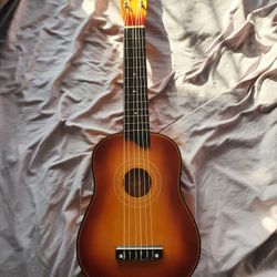 Beautiful Great Working Guitar 