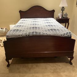 Antique bedroom suit