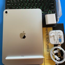 256gb Apple IPad 10th Generation (10.9” Liquid Retina / Latest 2022 ) with pen, keyboard, case & Accessories (warranty 02/ 2025)