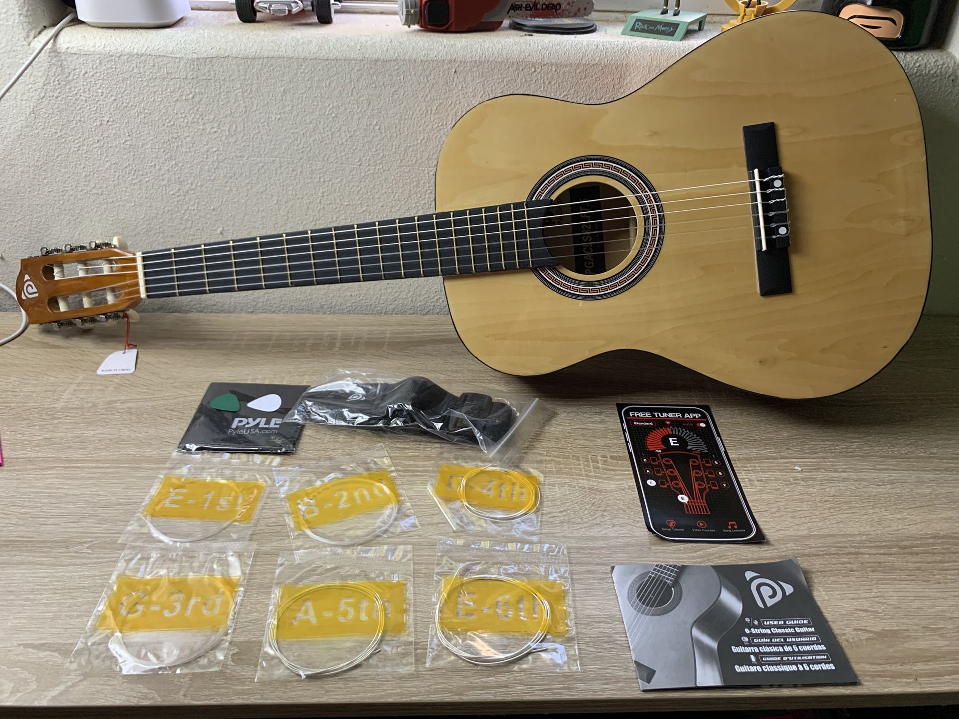 Pyle Left-Handed ¾ Size Acoustic Guitar Kit – 36” Junior Guitar