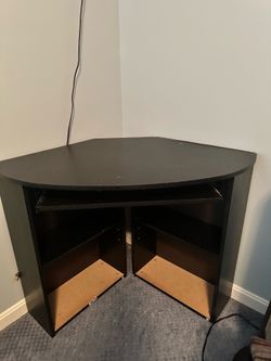 Corner computer desk