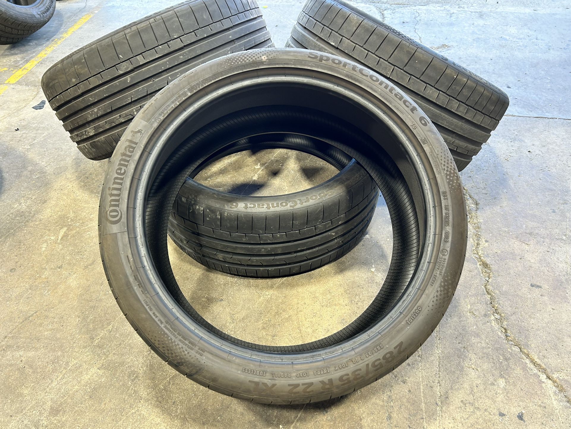 4x Like New Continental Tesla Model X Plaid tires 265/35r22 and 285/35r22 99% Tread