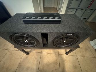 Kicker speakers with box plus amplifier