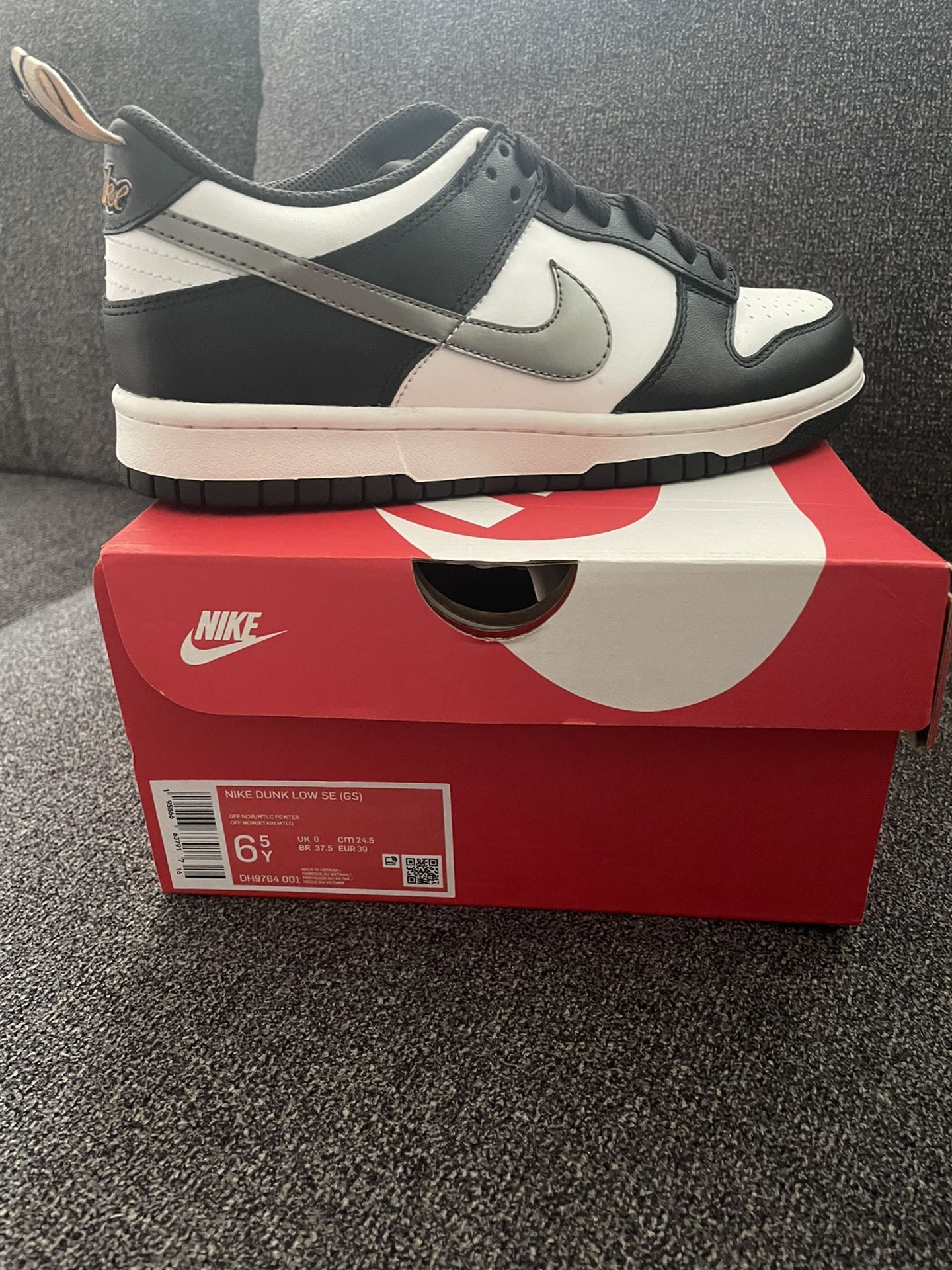 Nike Dunk Black White Metallic Size