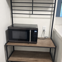 Reneick 4-Tier Kitchen Baker’s Rack with Hooks – Gray