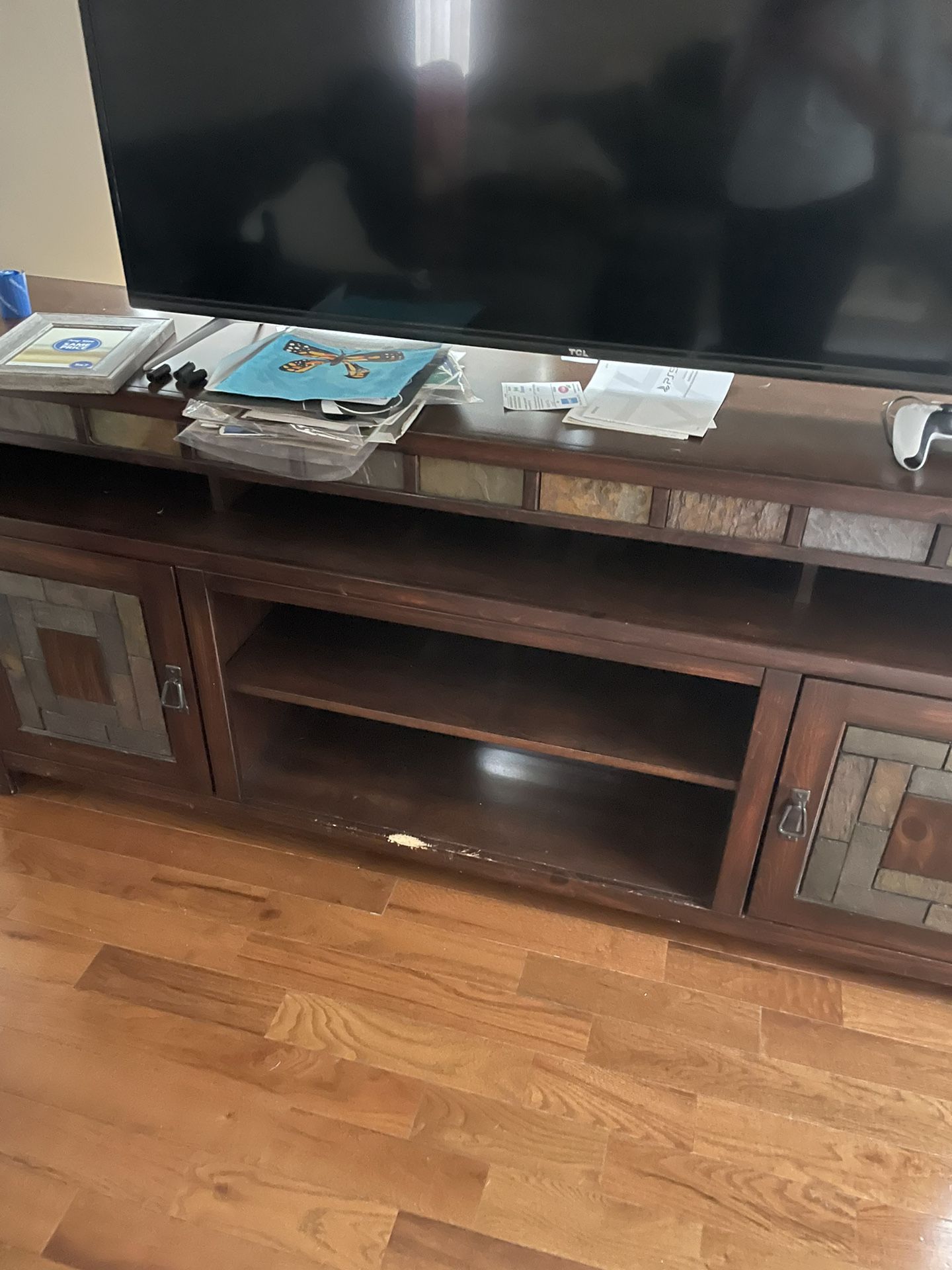 Tv Stand - Free 
