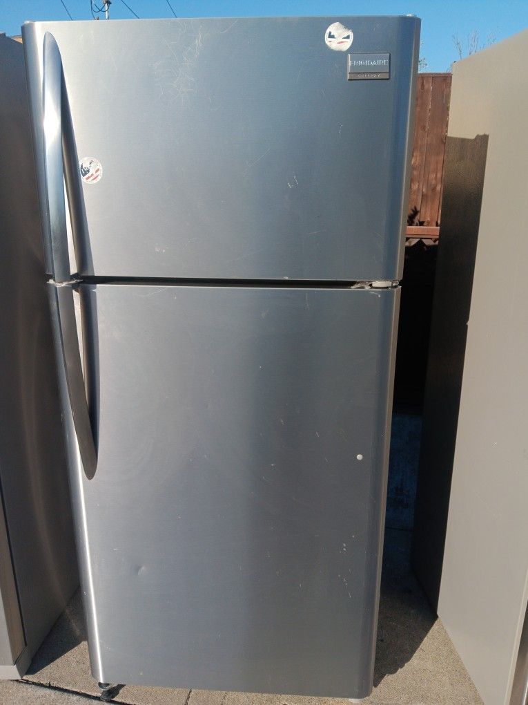 Freyadare Refrigerator 30X67 