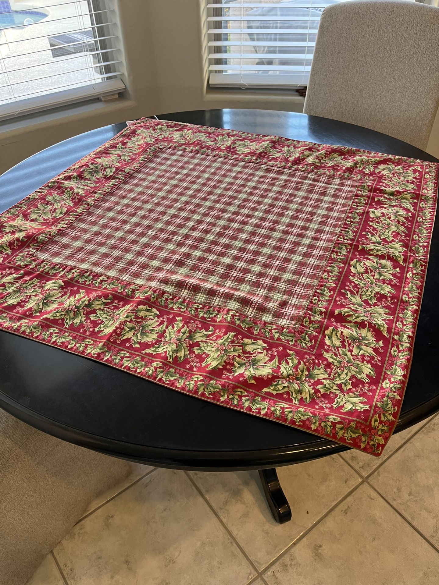 April Cornell Tablecloth