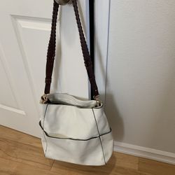 White purse . 