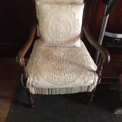Chairs & Stools 