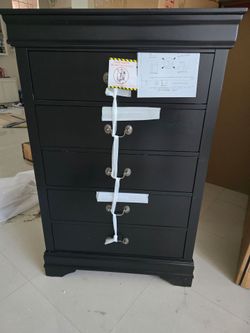 BLACK CHEST