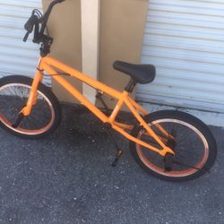 Glo BMX Bike !! Awesome Bicycle 
