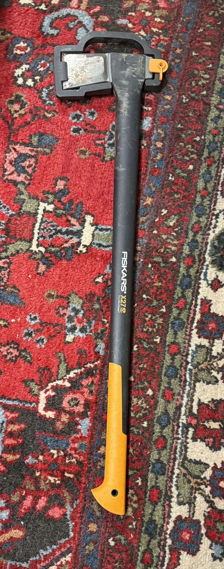 Fiskars X27 Super Splitting Axe , IsoCore 8 lbs. Forged Steel Splitting Maul with 36 in. + 2 Heavy-Duty Kindling Cracker Wedges 