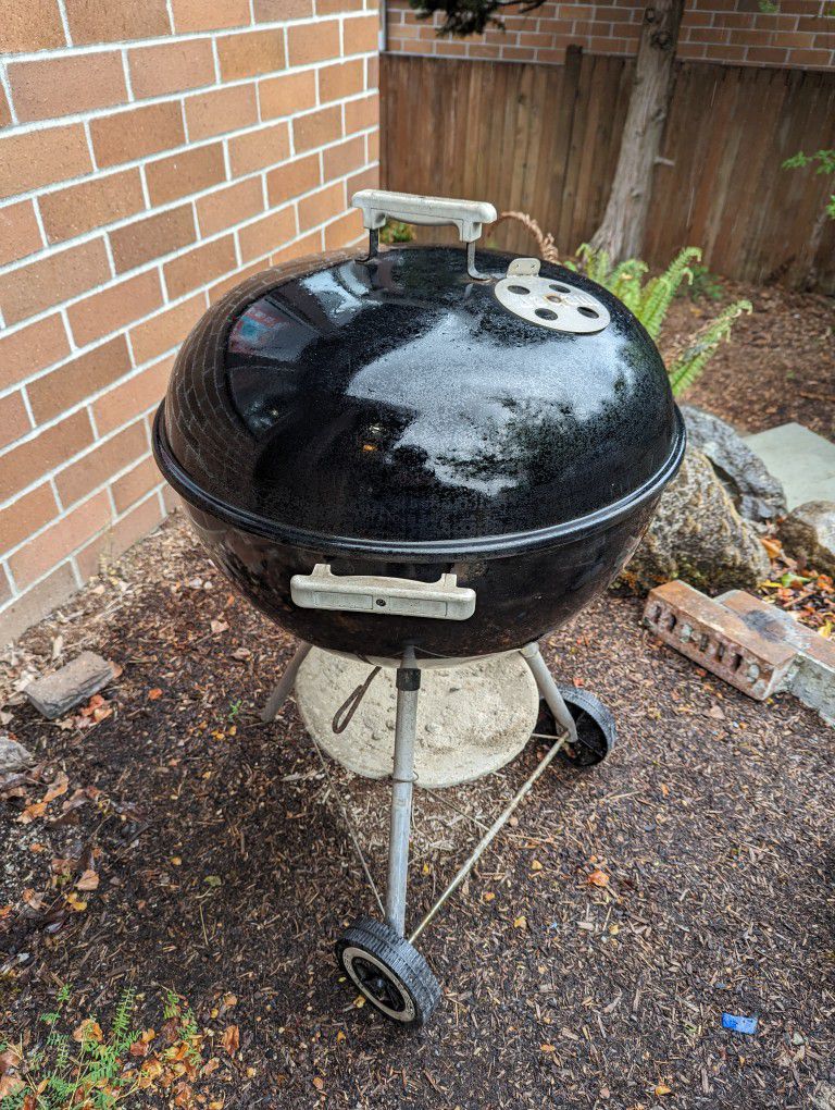 Weber 22" Charcoal BBQ Barbecue grill 