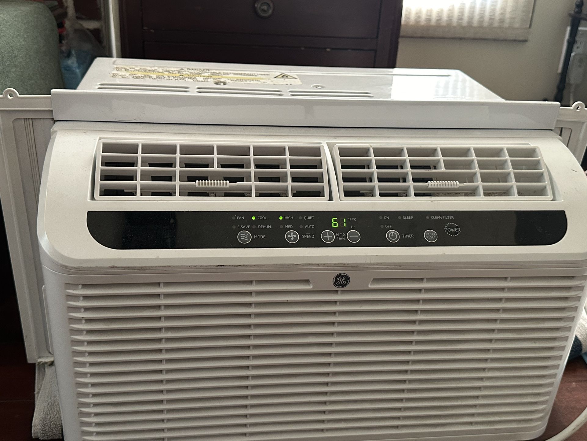 GE AHD06LZ Ultra Quiet 250 Sq. ft. Window Air Conditioner