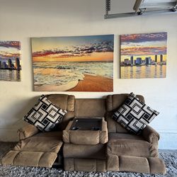 * Like New * Lazy boy 1pc recliner sofa & built in cup holders & fold down tray ( Free Delivery )