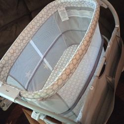 Side Sleeper Bassinet, Frozen Doll House 