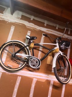 Vintage beach cruiser