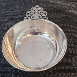 Antique Colonial Porringer Bowl. Rare. Most likely made in the 18th Century but could be early 19th century. Polished up nicely. 
P/U YUCAIPA.