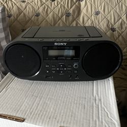 Sony Portable Bluetooth Digital Turner AM/FM CD Player Mega Bass Reflex  Stereo Sound System
