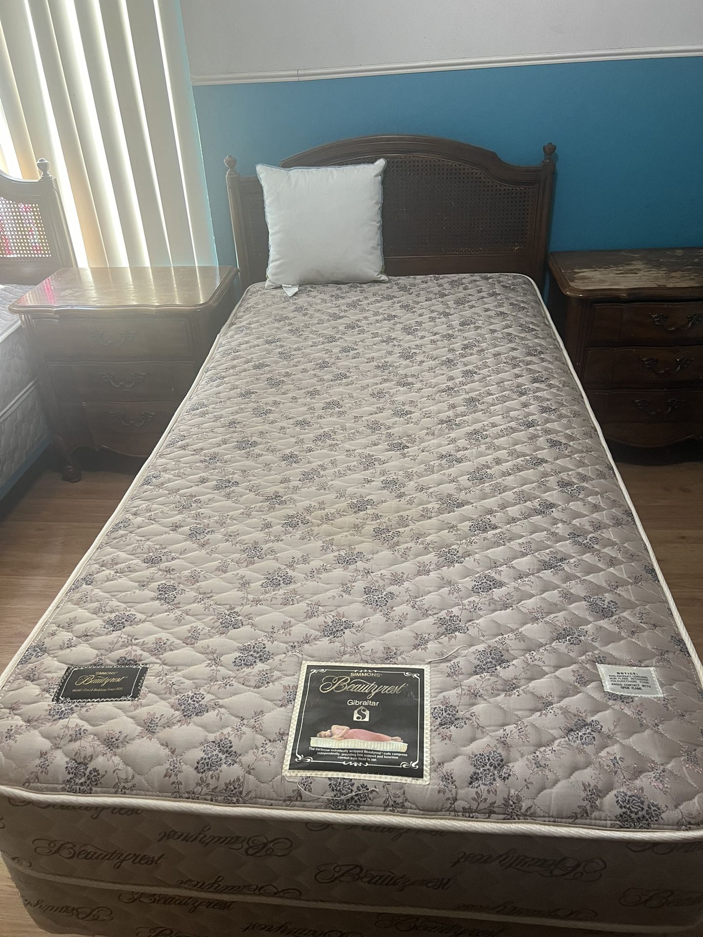 Twin Bed With Headboard And Mattress