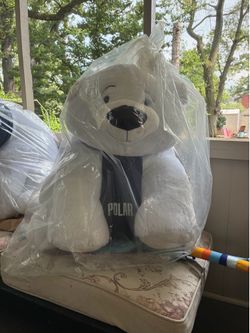Large stuffed polar bears
