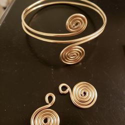 Hand Made  Bracelet And Earrings