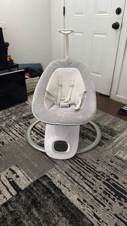 Momcozy baby swing
