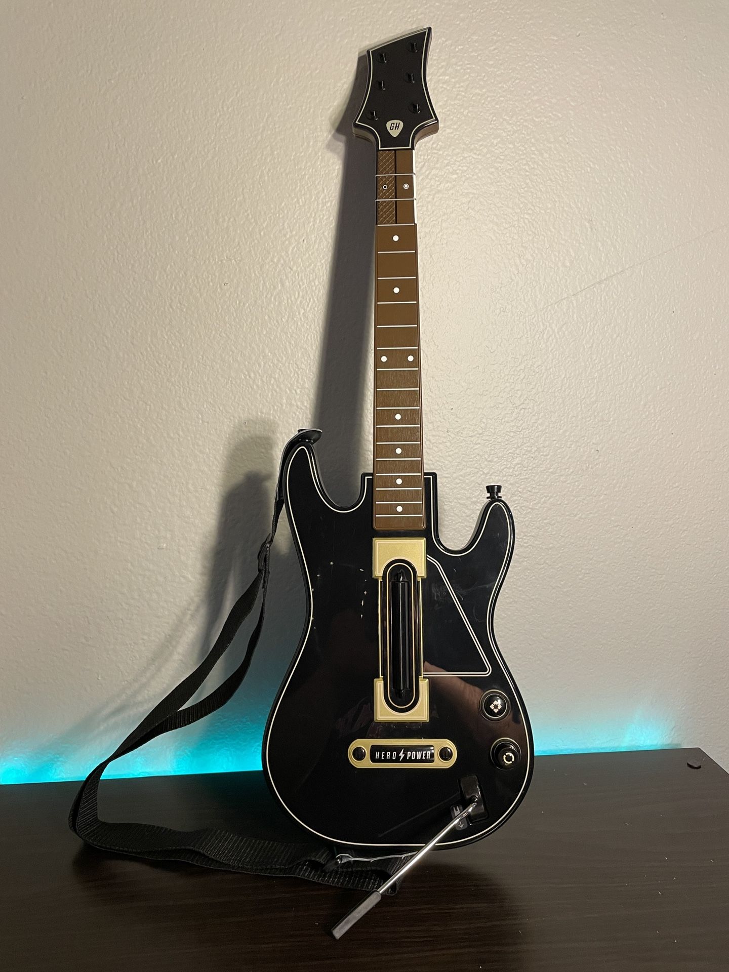 Guitar Hero Live Controller Model 0000654 PS3 PS4 Xbox 360 Xbox One No Dongle