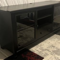 Entertainment center 