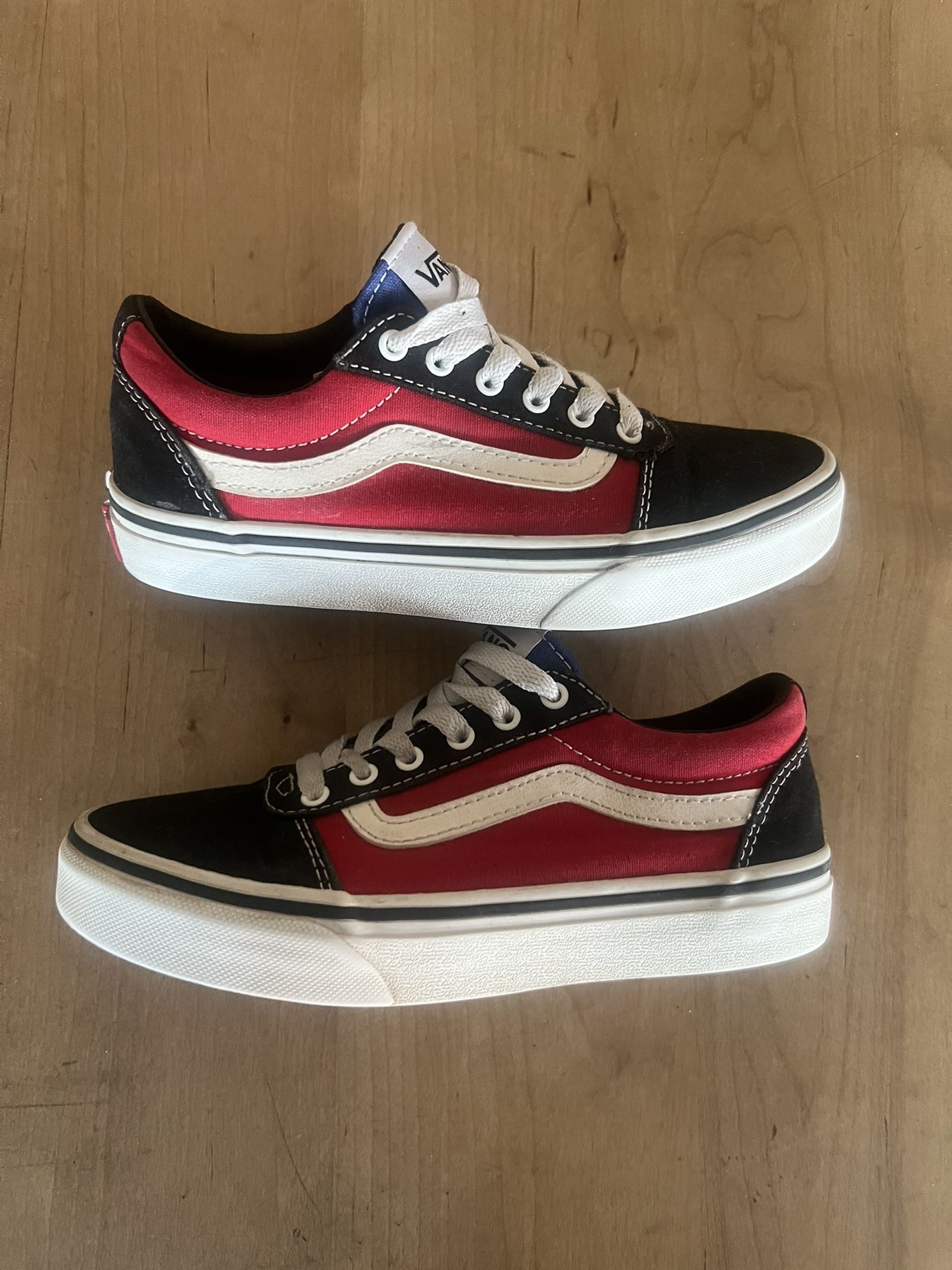Vans Canvas Skate Shoes Kids 2 Excellent Condition!