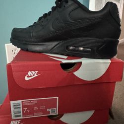 Black Air Max 90 - size 7 (GS)