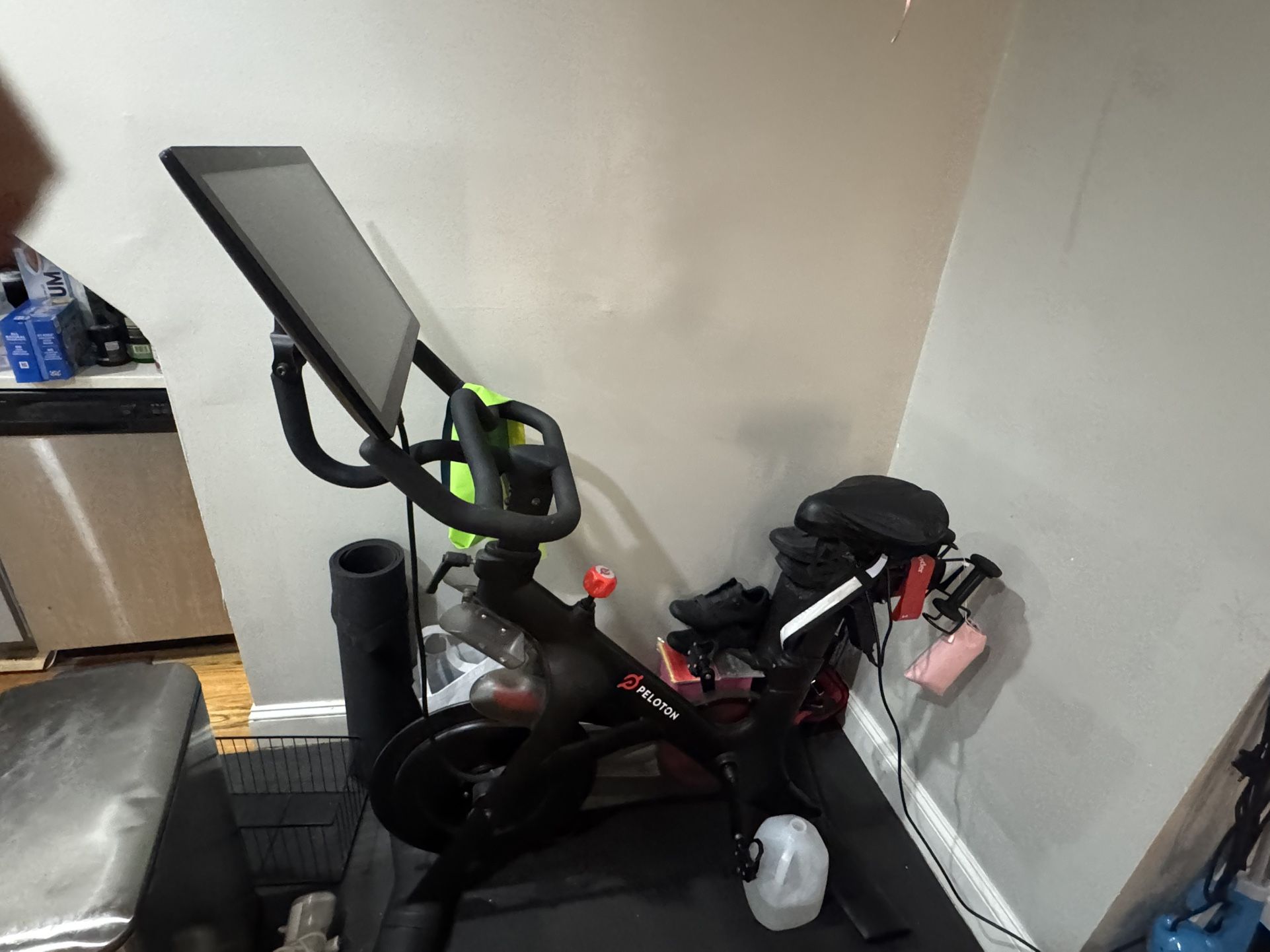 Peloton With Swivel Screen