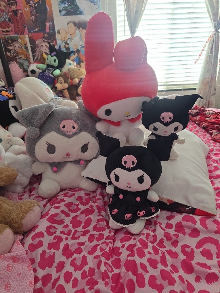 Sanrio plushies! π