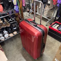 4 Wheels Hard Luggage Clean and Good Condition