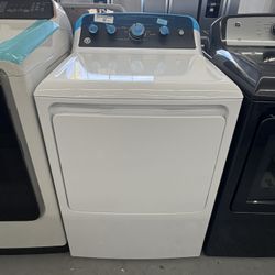GE 7.2 cu. ft. vented Gas Dryer in White with Auto Dry and Extended Tumble