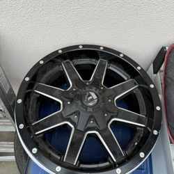 Fuel Rim 18x9 8 Lug Only One Rim