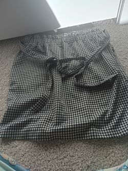Black and White Houndstooth Tote Bag
