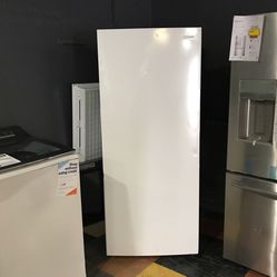 Frigidaire Upright Standing Freezer 13 Cu Ft Z8Y for Sale in Glendale, AZ  - OfferUp