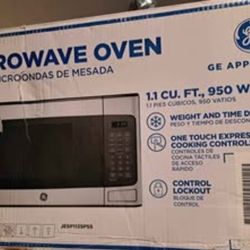 NEW IN BOX-GE MICROWAVE 